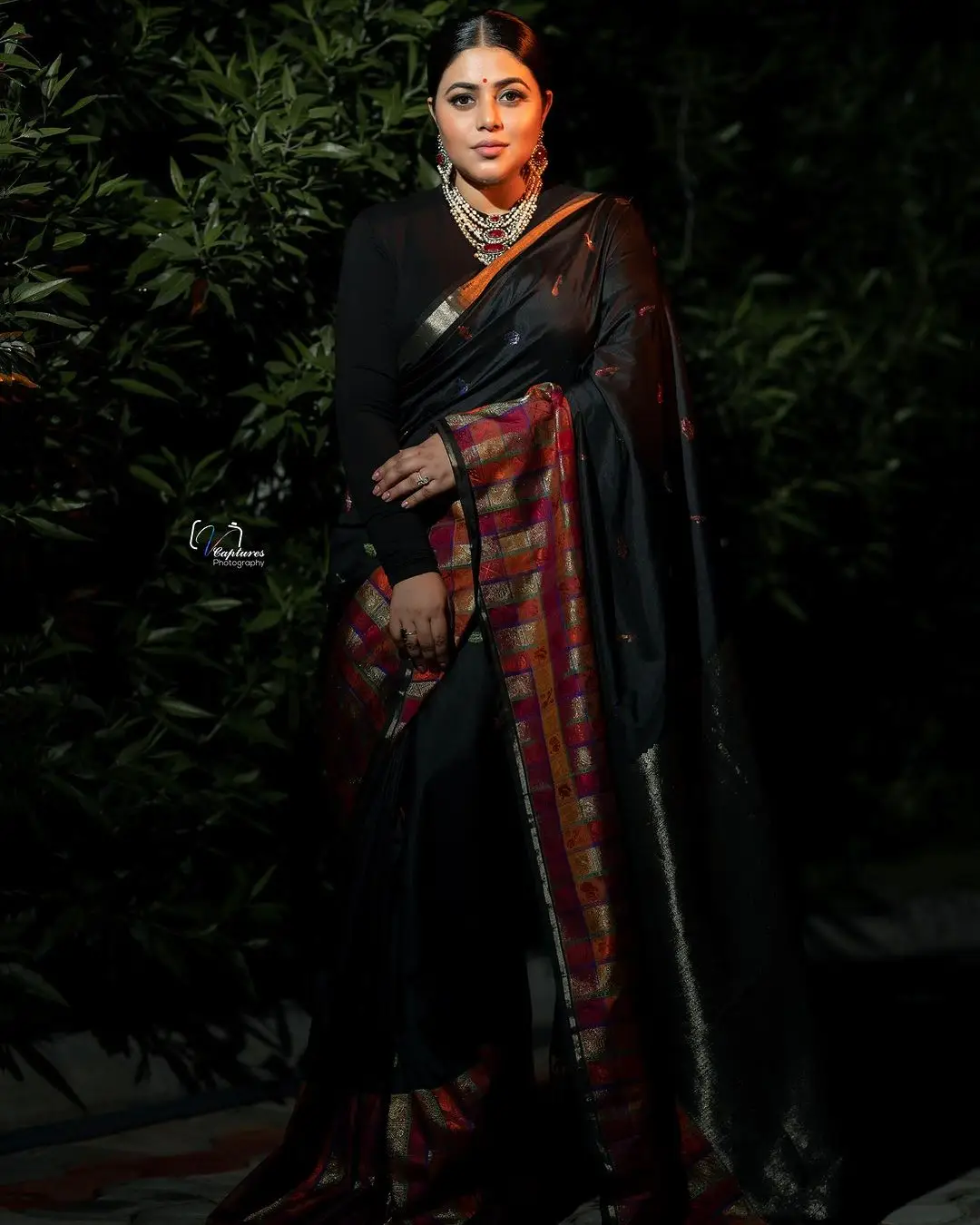 Shamna Kasim Stills in Indian Traditional Black Saree